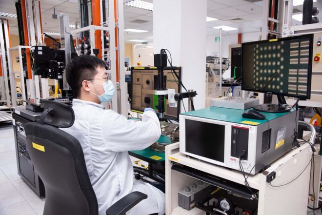 探訪英特爾CPU封裝工廠 精密制造的幕后與信息技術(shù)開發(fā)的前沿